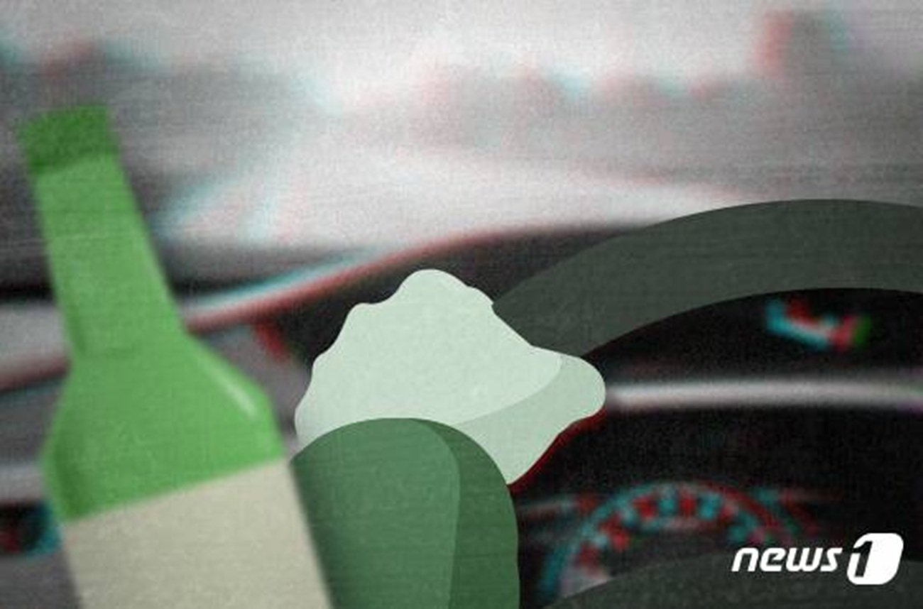 사내 음주측정을 통과한 숙취 상태의 마을버스 기사가 시민 신고로 적발됐다. 경찰 측정 결과 면허 정지 수준이었고 측정기는 고장 상태였다. ⓒ News1 DB