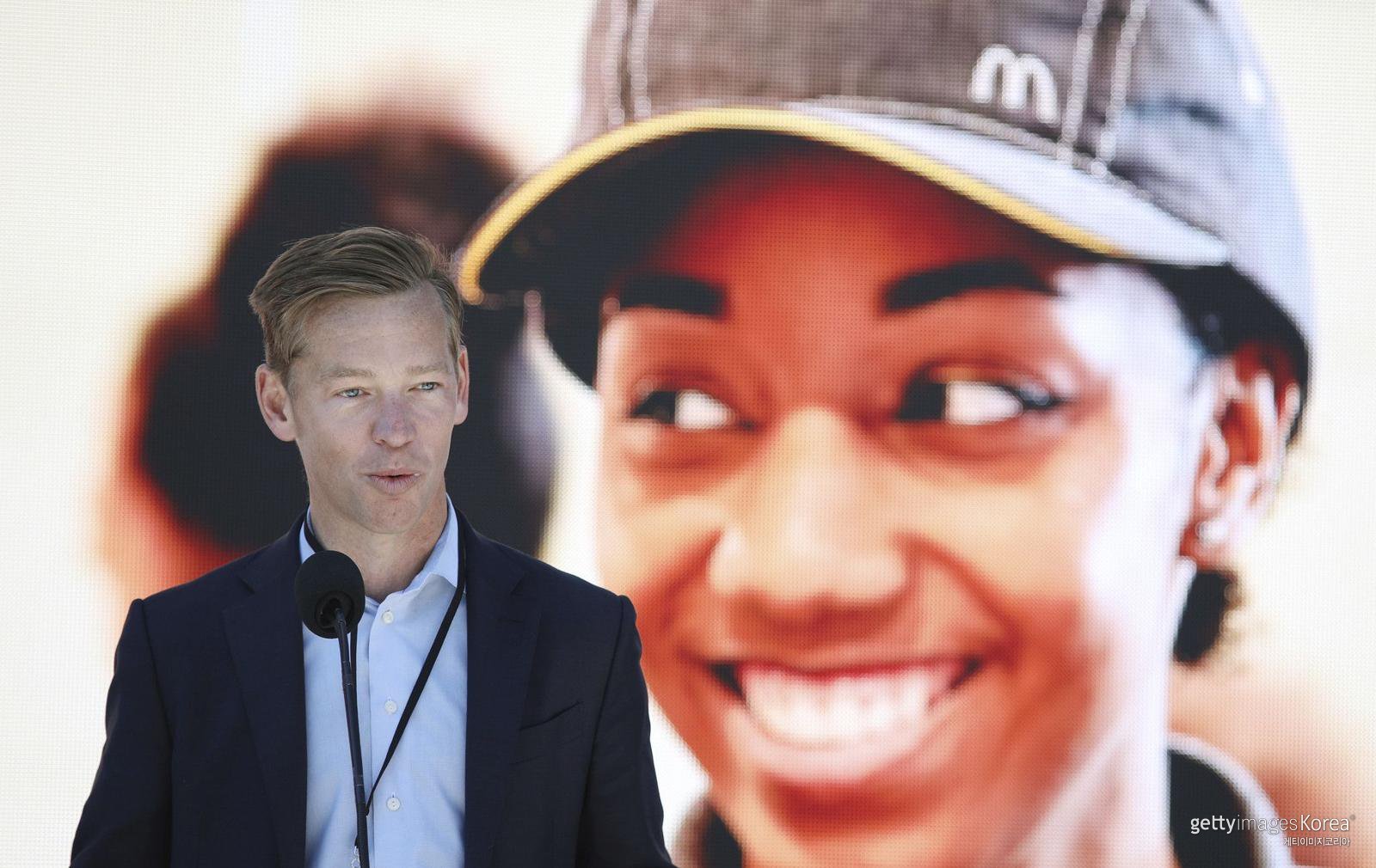 2018년 6월 4일(현지시간) 미국 시카고에서 열린 맥도날드 신사옥 개관식에서 당시 맥도날드 미국 법인 사장이었던 크리스 켐프친스키가 연설하고 있다. 사진=Stacey Wescott/Chicago Tribune/Tribune News Service via Getty Images