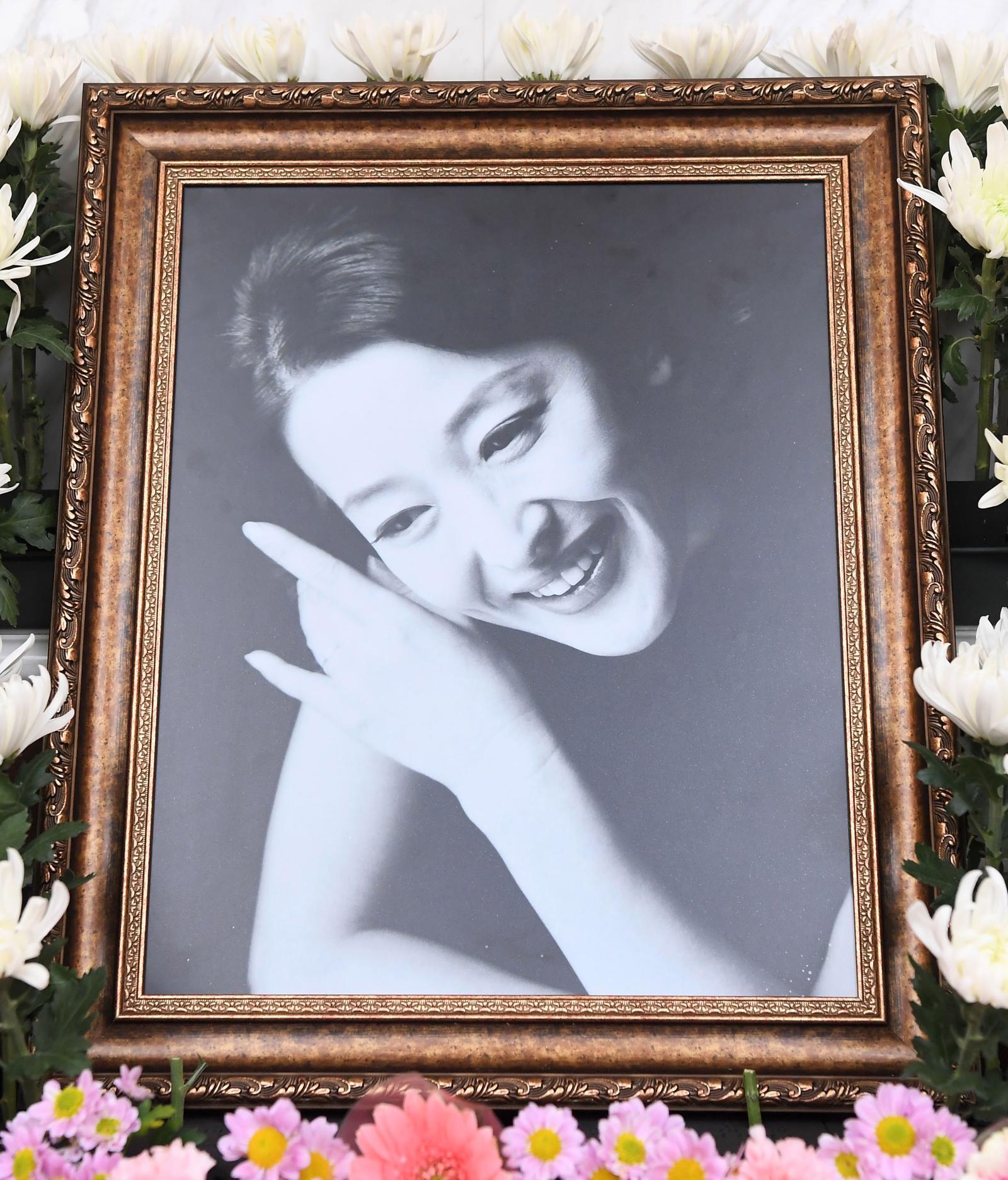 남경주 “윤석화 시대 기억…좋은 모습 그대로 기억에 남길“