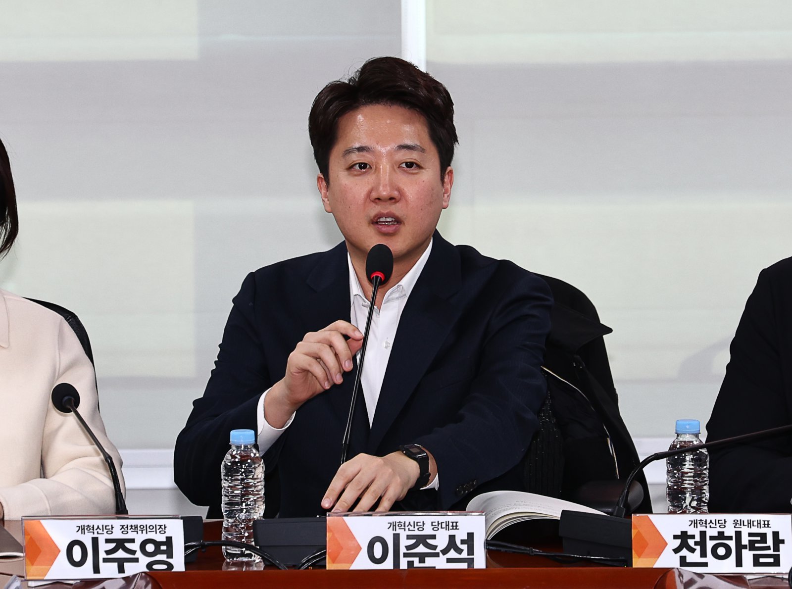 이준석 개혁신당 대표가 18일 오후 서울 여의도 국회 의원회관에서 열린 ‘새벽배송 금지 누구를 위한 것인가’ 토론회에서 발언하고 있다. 2025.12.18. [서울=뉴시스]