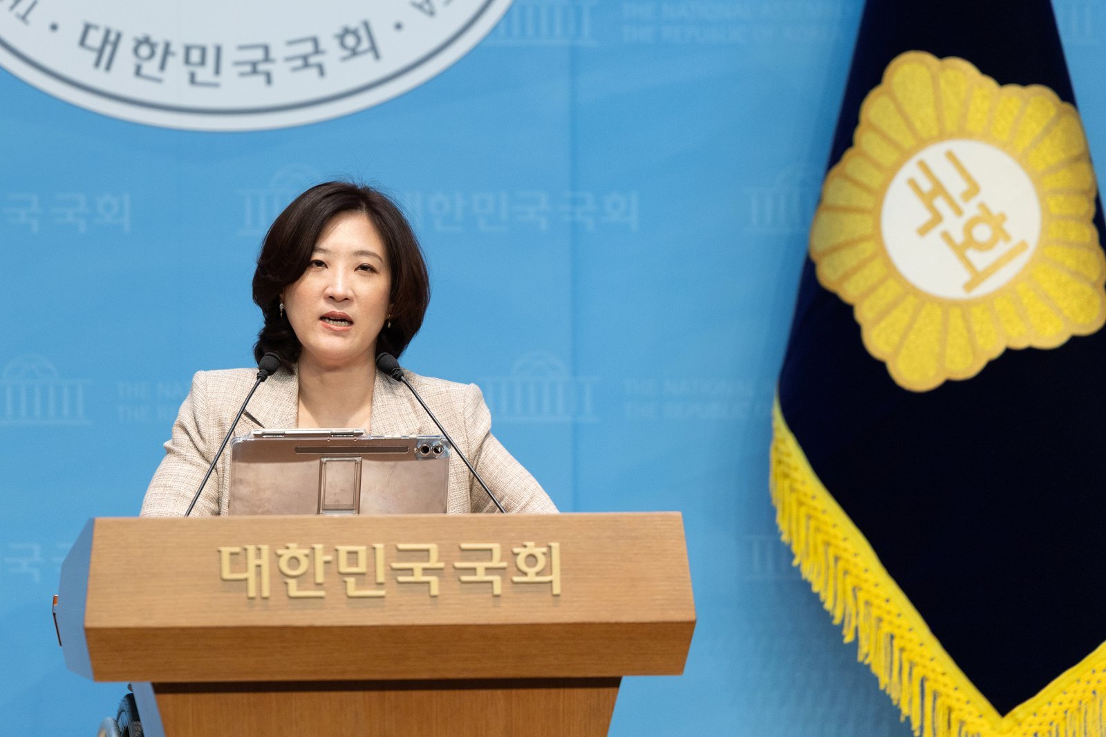 최보윤 국민의힘 수석대변인이 21일 서울 여의도 국회에서 야당탄압·독재정치 국민 규탄대회 및 허위조작·사법부겁박, 특검 관련 논평을 하고 있다. 2025.9.21/뉴스1