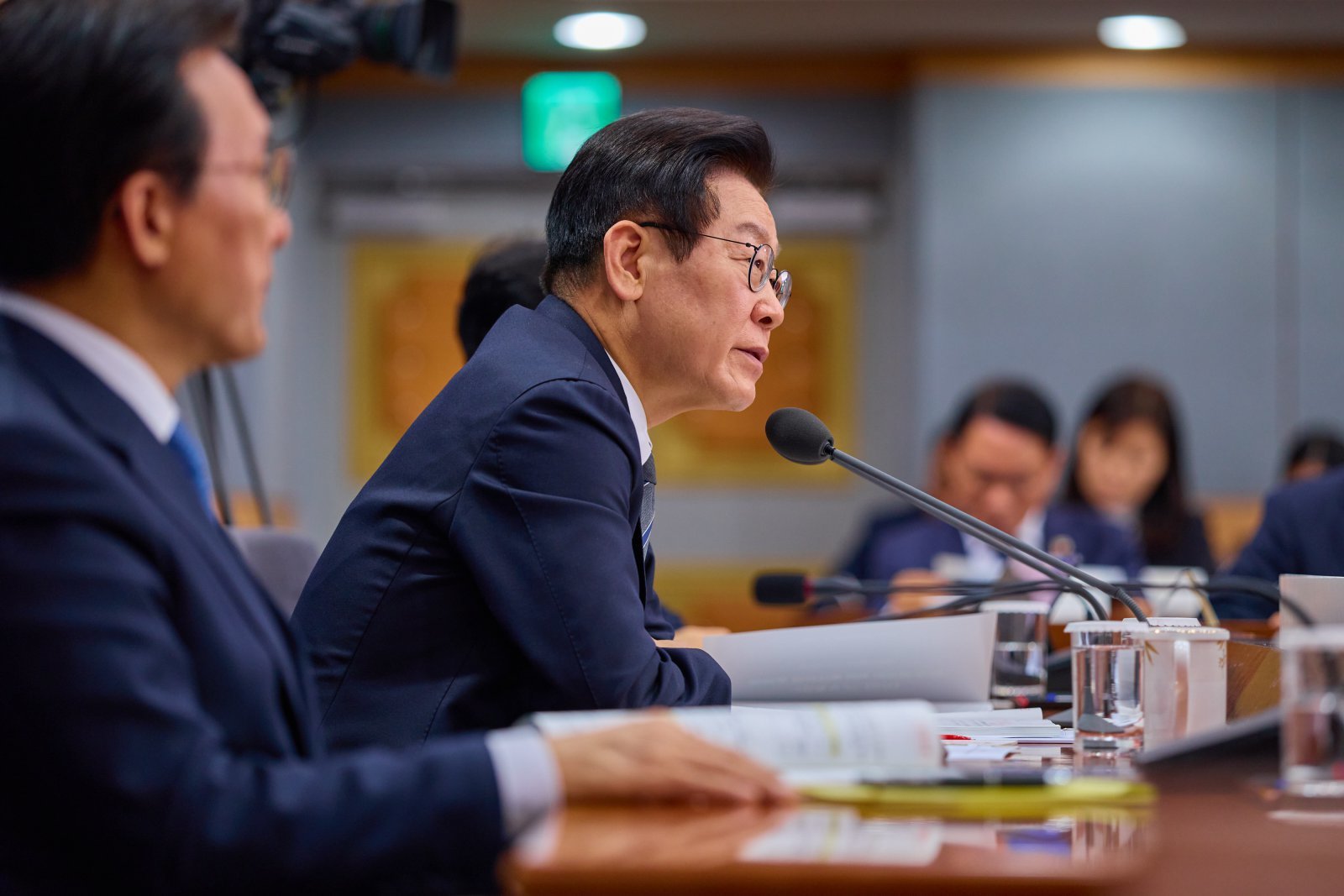 이재명 대통령이 19일 서울 종로구 정부서울청사 별관에서 열린 법무부(대검찰청)·성평등가족부 업무보고에서 발언하고 있다.  2025.12.19. 대통령실 제공