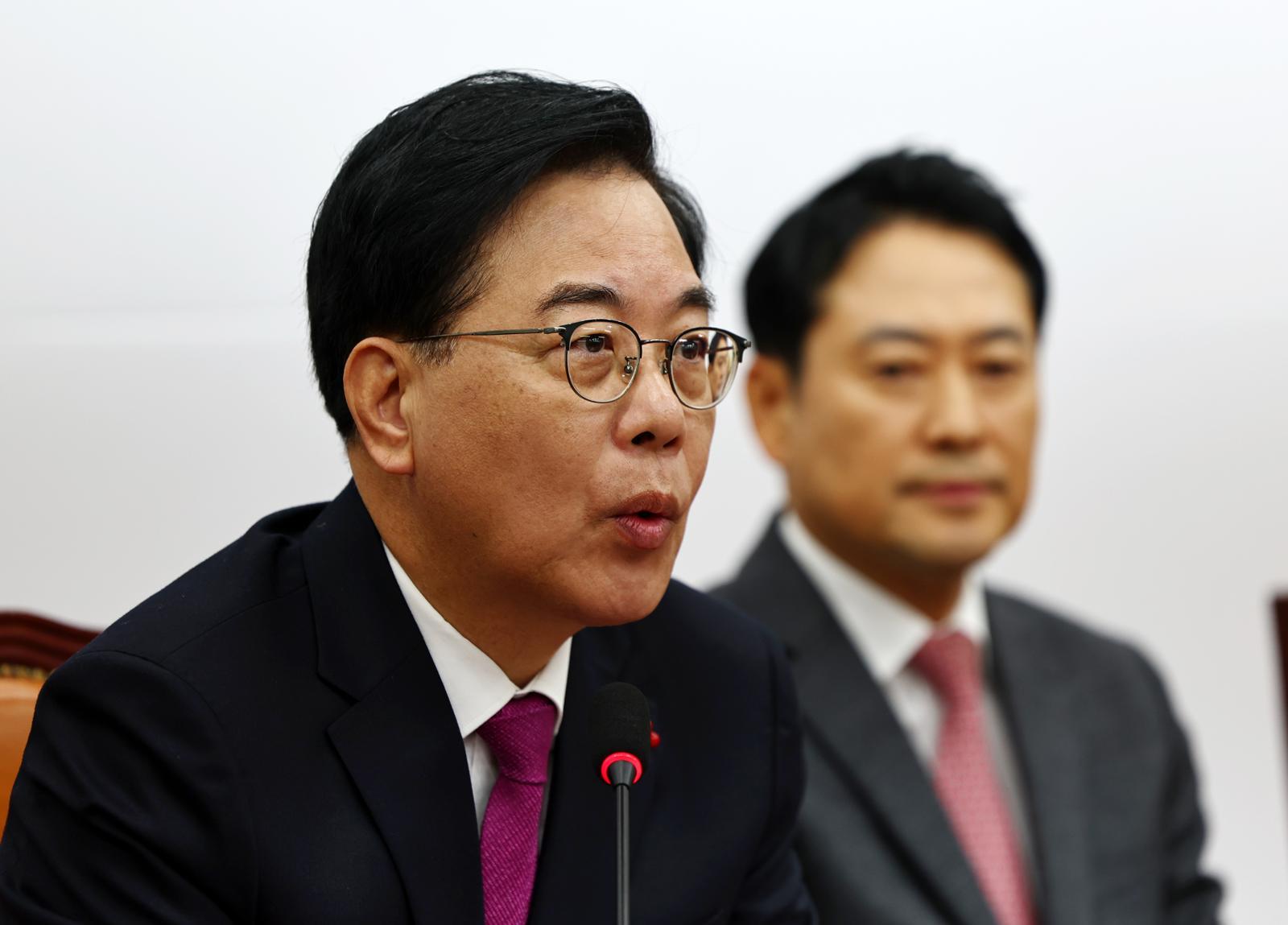 송언석 국민의힘 원내대표가 22일 오전 서울 여의도 국회에서 열린 최고위원회의에서 발언하고 있다. 2025.12.22. 뉴시스