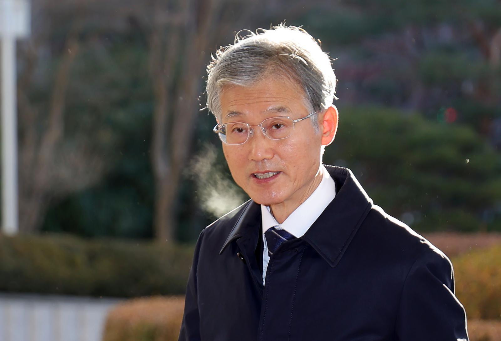 조희대 대법원장이 22일 오전 서울 서초구 대법원으로 출근하고 있다. 2025.12.22. 서울=뉴시스