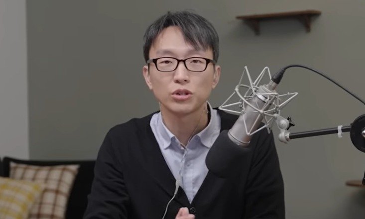 정희원 저속노화연구소 대표. 유튜브 ‘정희원의 저속노화’ 캐버