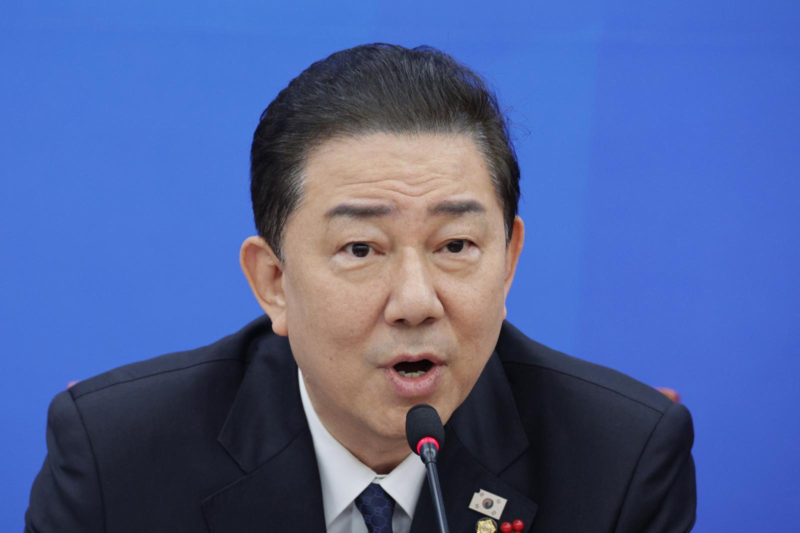 김병기 더불어민주당 원내대표가 23일 서울 여의도 국회에서 열린 원내대책회의에서 발언하고 있다. 뉴스1