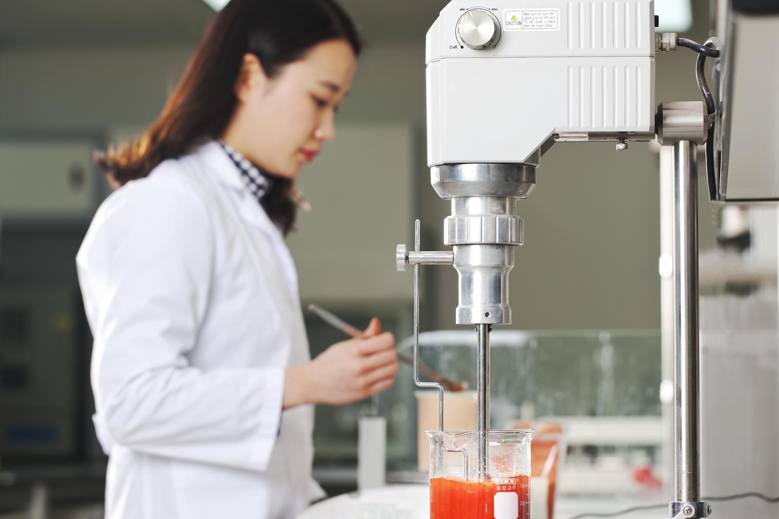 ㈜케이에스펄 연구소 내부 현장.