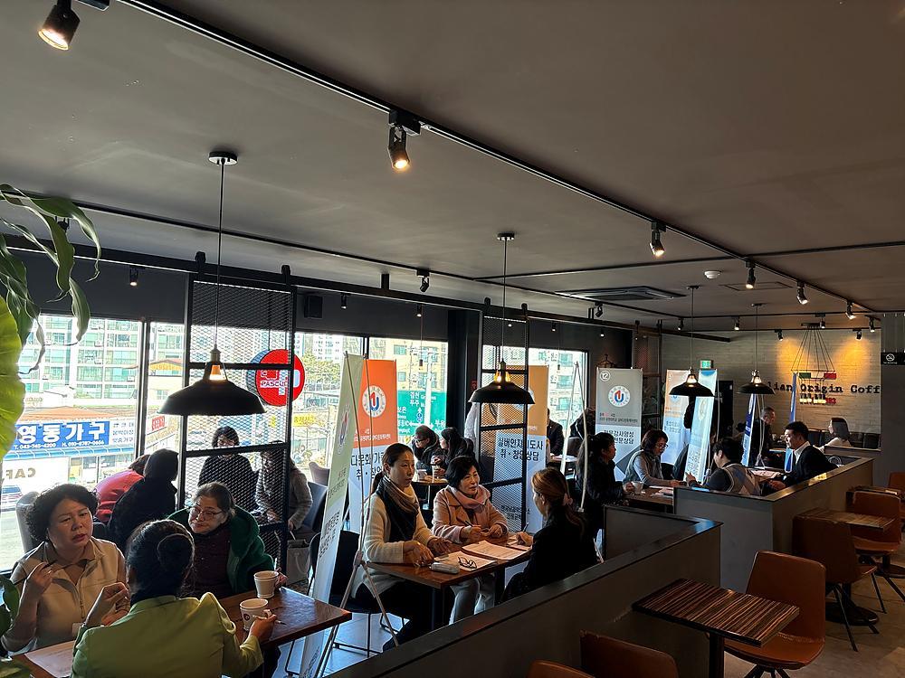 유원대학교 액티브 시니어 취·창업 상담 박람회 현장 / 출처=유원대학교