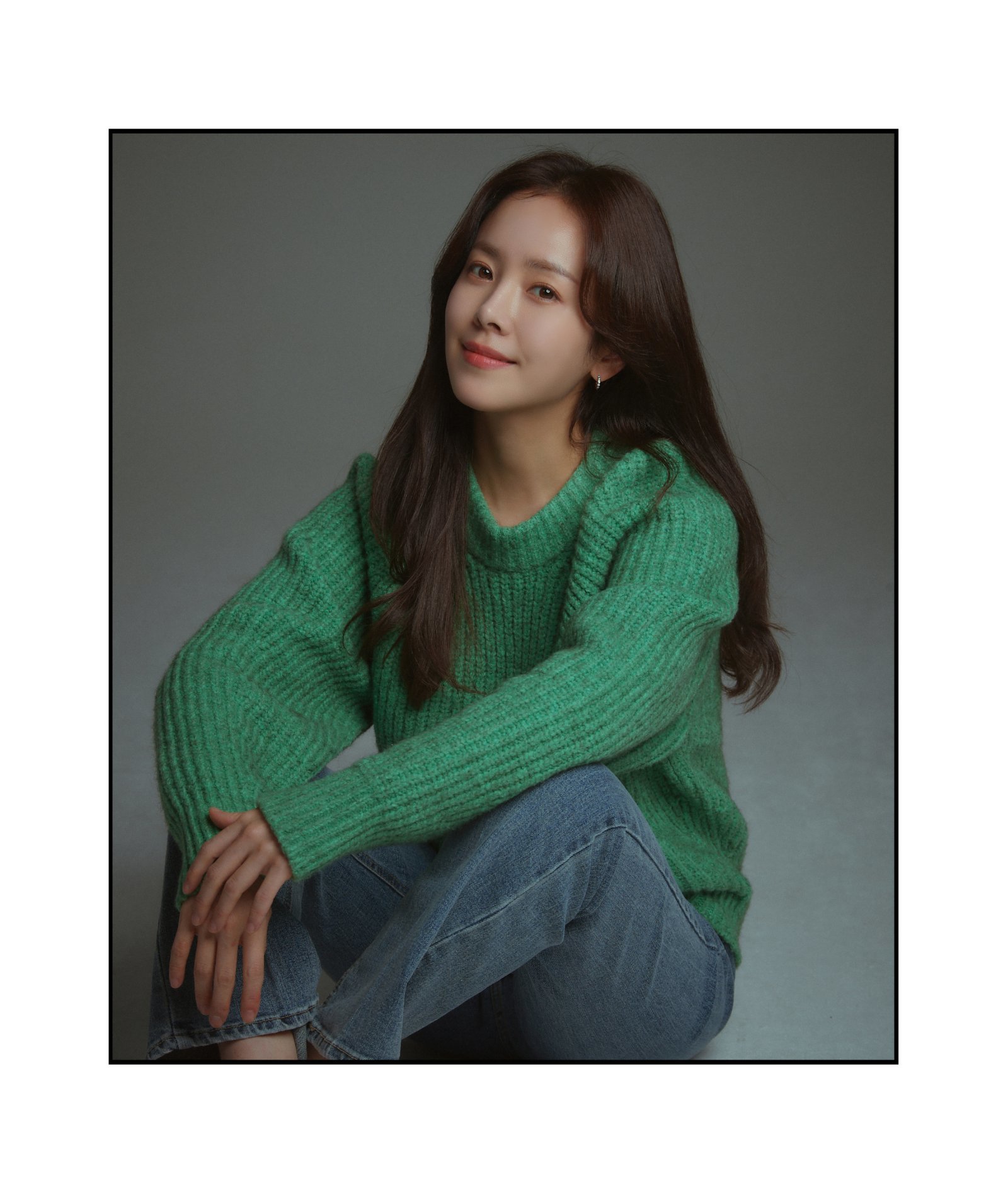 배우 한지민(사진)이 서울대학교어린이병원에 1억 원을 후원하며 나눔을 실천했다.(BH엔터테인먼트, 서울대학교어린이병원 제공)