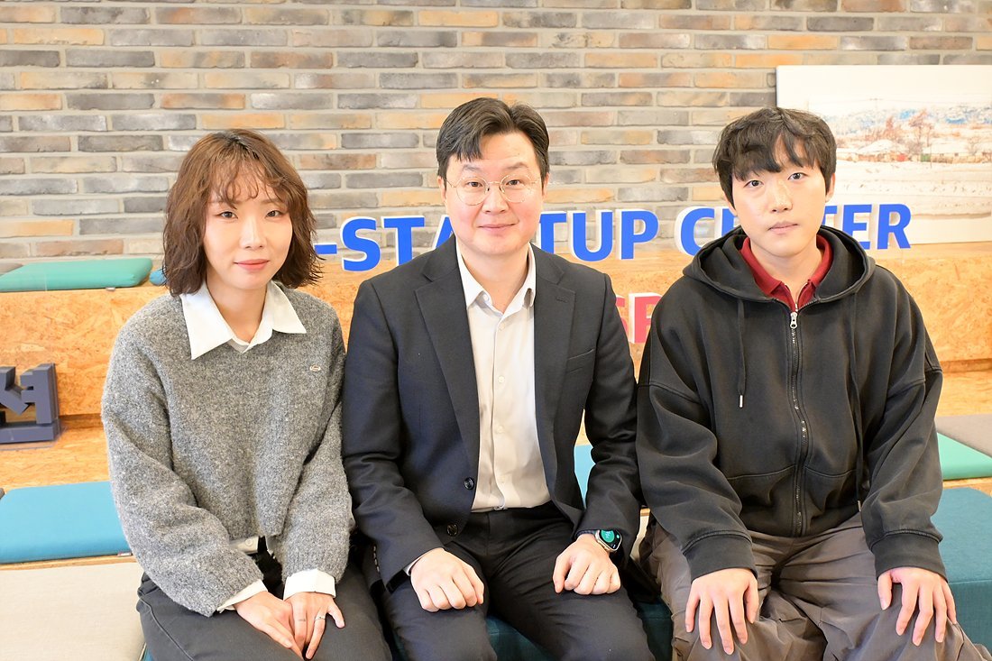 김여민 서울창경 신사업기획팀 매니저, 정현석 올리브웍스 대표와 박재윤 서울창경 신사업기획팀 매니저(왼쪽부터) / 출처=IT동아