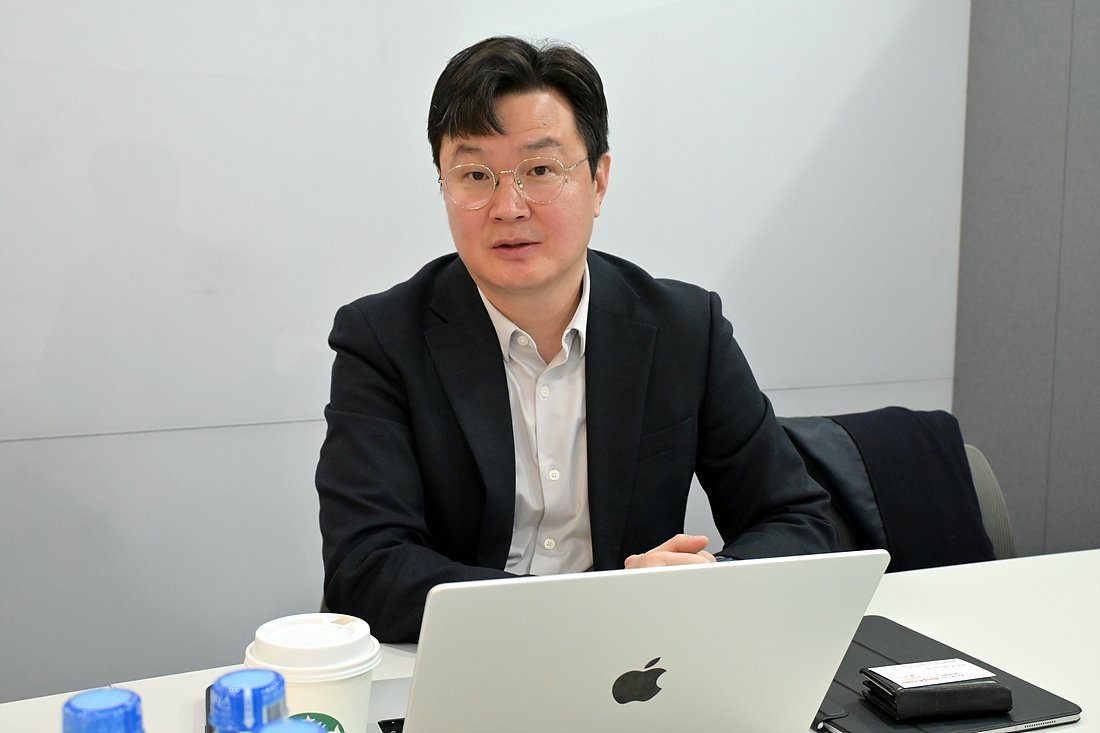 오빗 시큐리티를 소개하는 정현석 올리브웍스 대표 / 출처=IT동아