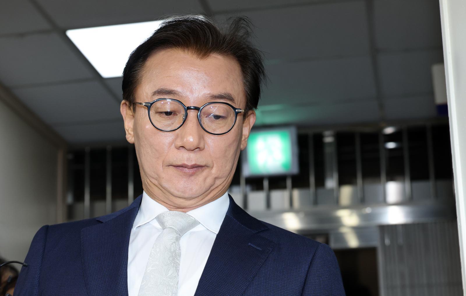 통일교 금품 수수 의혹을 받는 전재수 전 해양수산부 장관이 19일 오전 서울 서대문구 경찰청 국가수사본부에서 피의자 조사를 받기 위해 출석하고 있다. (공동취재) 2025.12.19