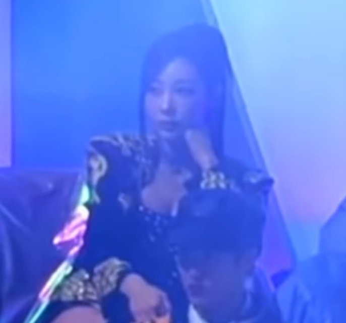 논란이 된 당시 지젤의 모습. 유튜브 캡처