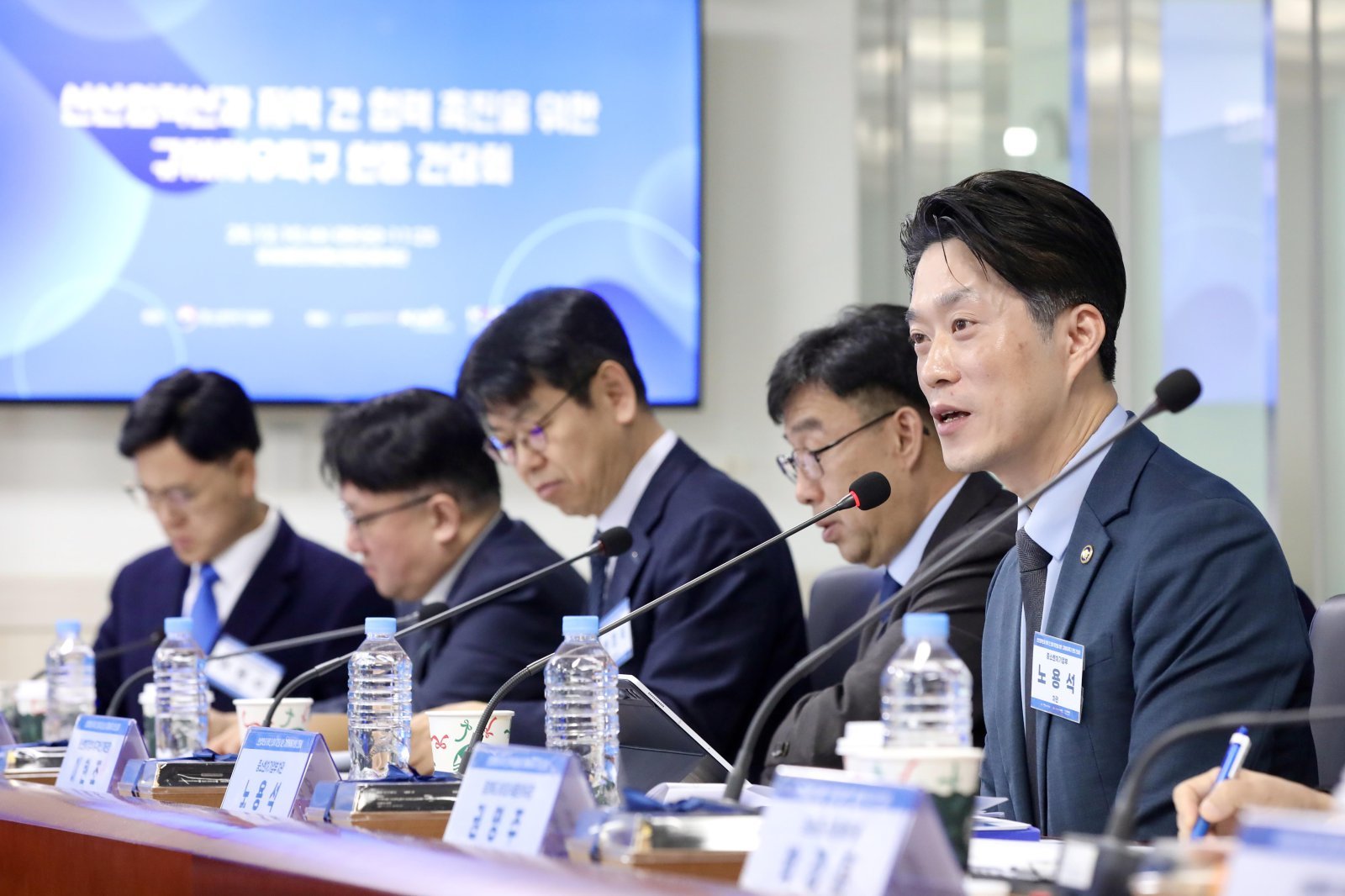 노용석 중소벤처기업부 제1차관이 10일 충북 오송 첨단의료산업진흥재단에서 열린 규제자유특구 현장 간담회에서 인사말을 하고 있다. (사진=중소벤처기업부 제공) 2025.12.10 [서울=뉴시스]