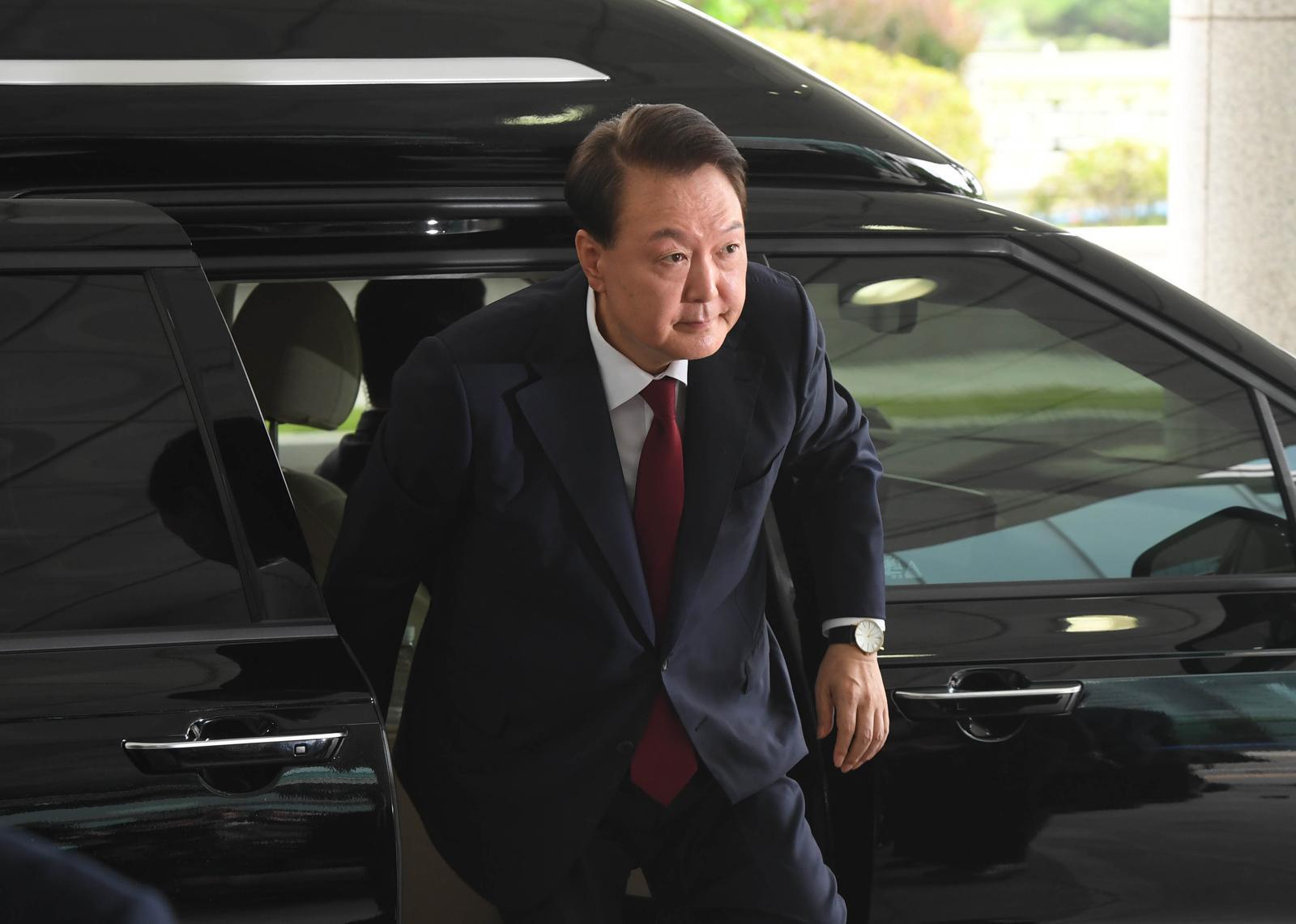 윤석열 전 대통령이 28일 오전 서울 서초구 서울고검 청사에 마련된 내란특검에 피의자 신분으로 첫 출석하고 있다. (공동취재) 2025.6.28/뉴스1