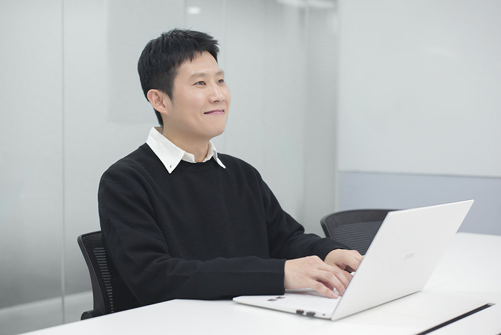 김재훈 팀장은 경제학 전공이지만 데이터 관련 기술 영업이라는 새로운 분야를 열고 있다 / 출처=IT동아