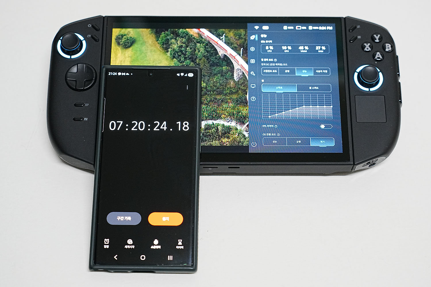 균형 모드에서 영상만 재생할 경우, 배터리 잔량 15%까지 약 7시간 이상 사용 가능하다 / 출처=IT동아