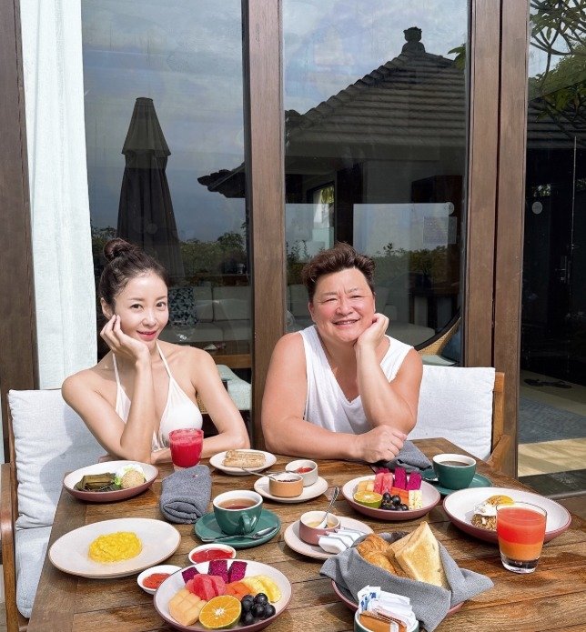 방송인 윤정수, 원진서 인스타그램