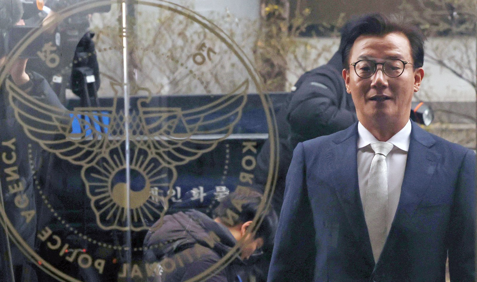 통일교 금품수수 의혹을 받는 전재수 전 해양수산부 장관이 지난 19일 서울 서대문구 경찰청 국가수사본부로 조사받기 위해 출석하고 있다. (공동취재) 2025.12.19