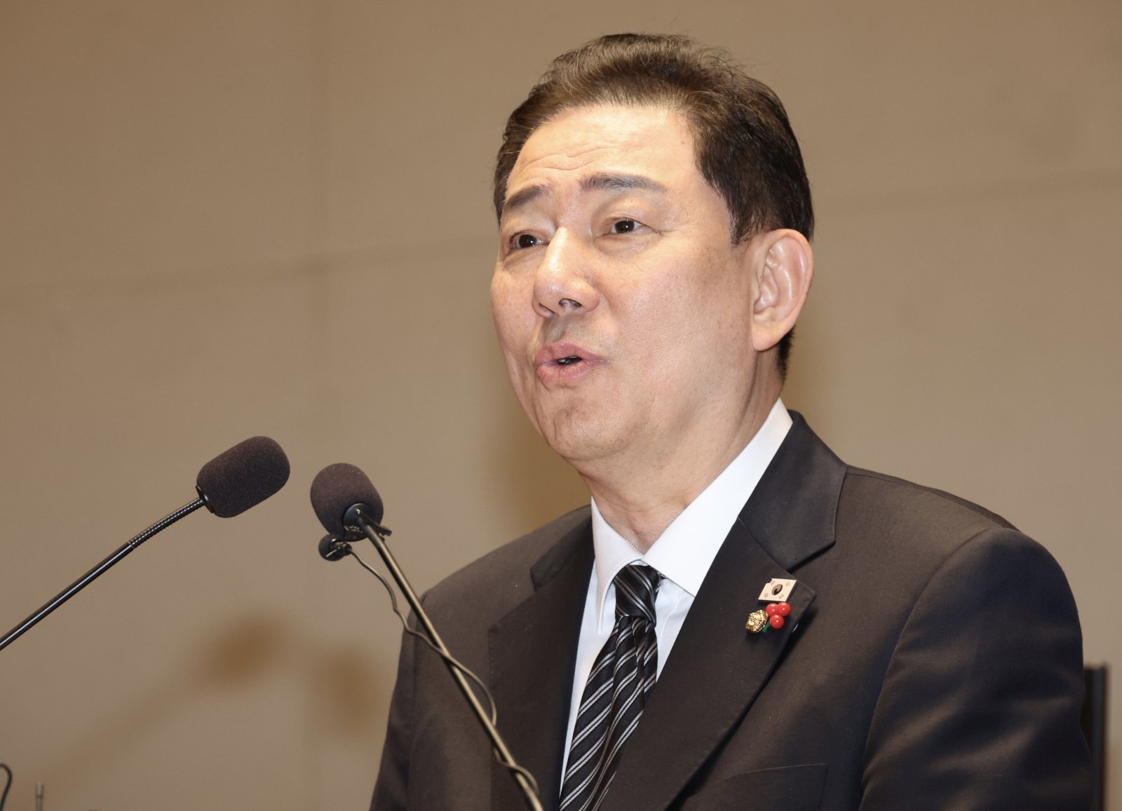 김병기 더불어민주당 원내대표가 11일 오후 서울 여의도 국회에서 열린 의원총회에서 발언을 하고 있다.2025.12.11. 서울=뉴시스