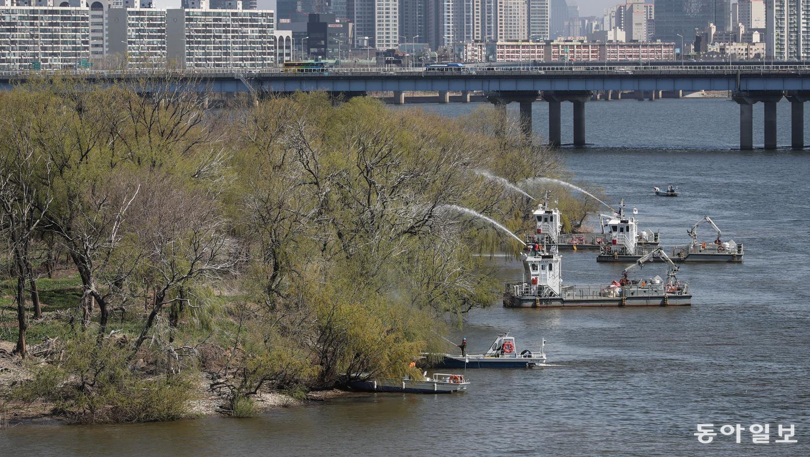 내년부터 한강공원에 자율주행로봇 뜬다…순찰·청소·안내 담당