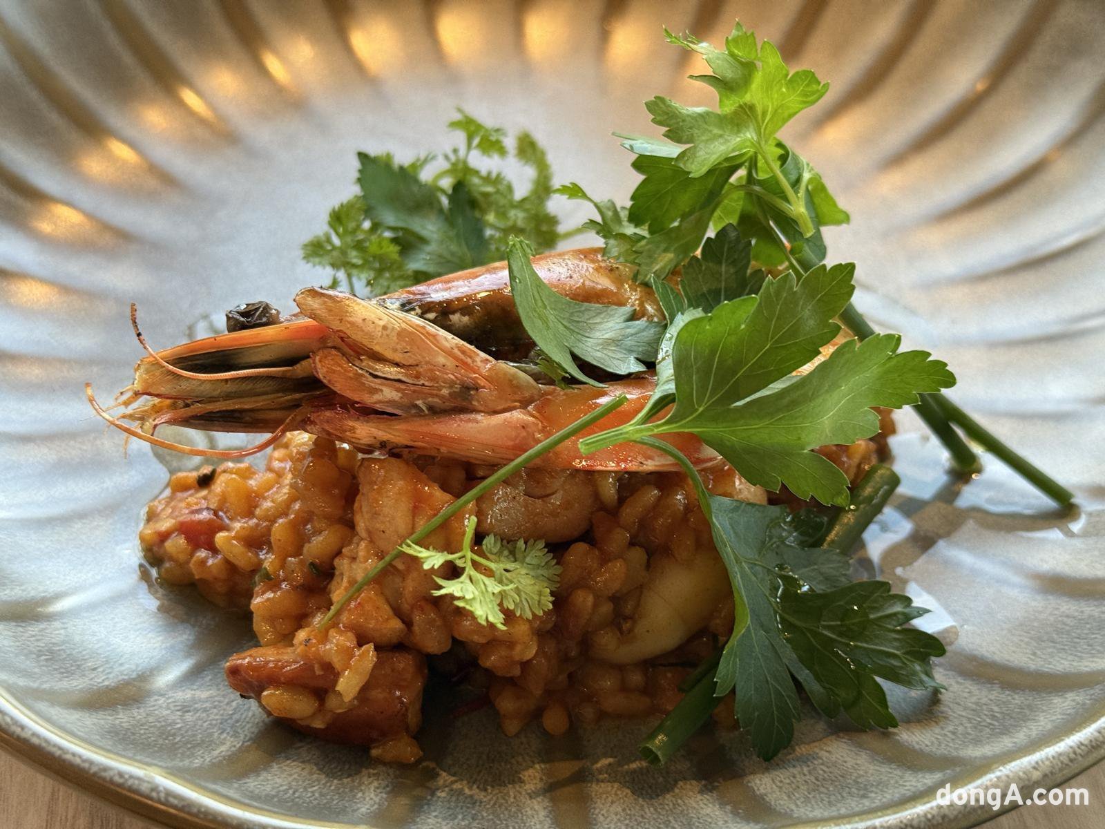 AC 호텔 칵테일과 브런치 식사.