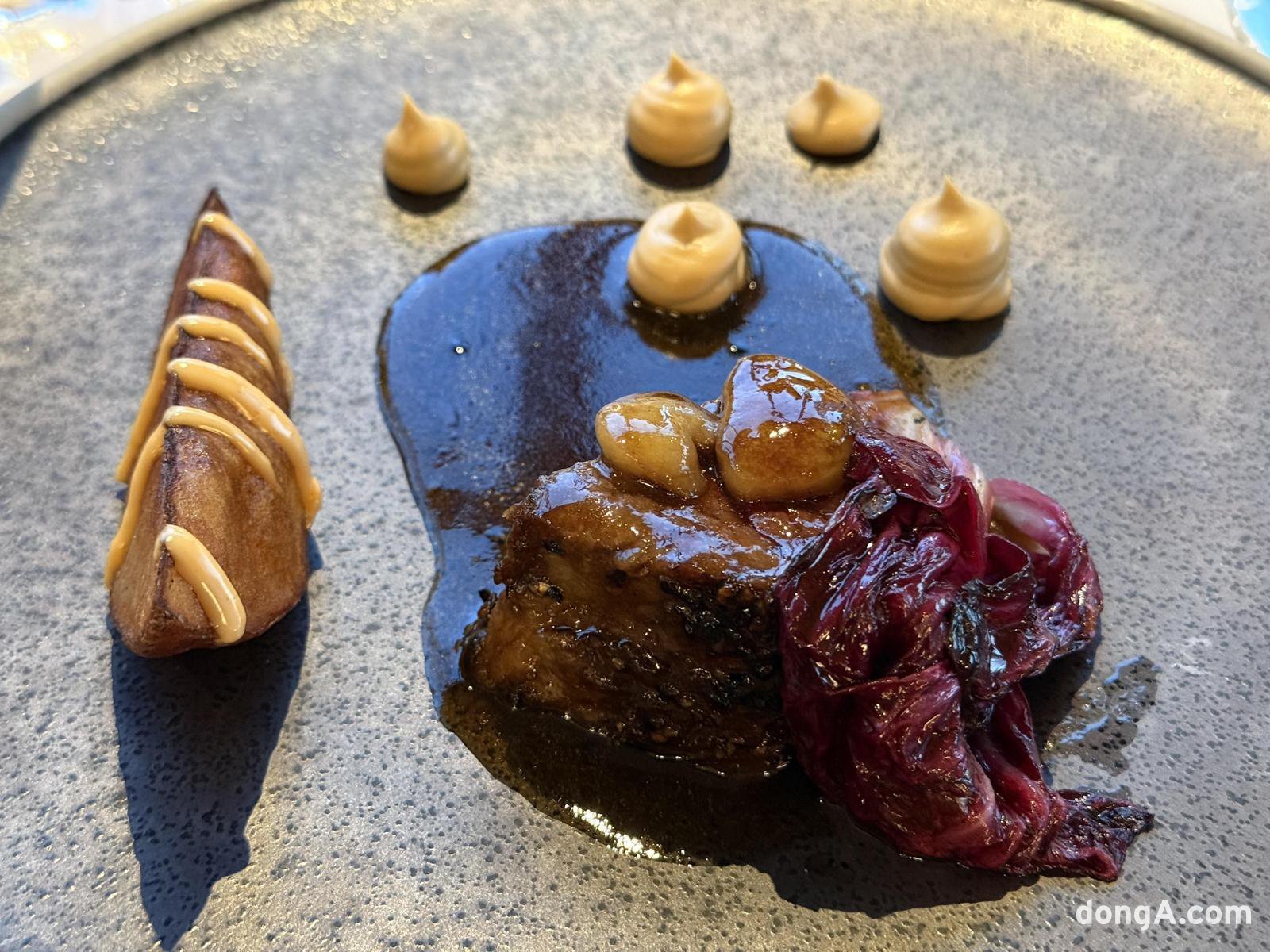 AC 호텔 칵테일과 브런치 식사.