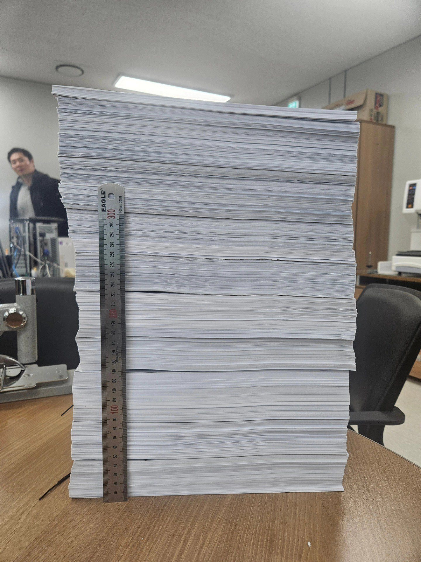 백해룡 경정이 27일 SNS를 통해  지난 23일 공위공직자수사처(공수처)에 두고 왔다고 밝힌 3500쪽 분량의 수사기록(백해룡 경정 SNS 갈무리)