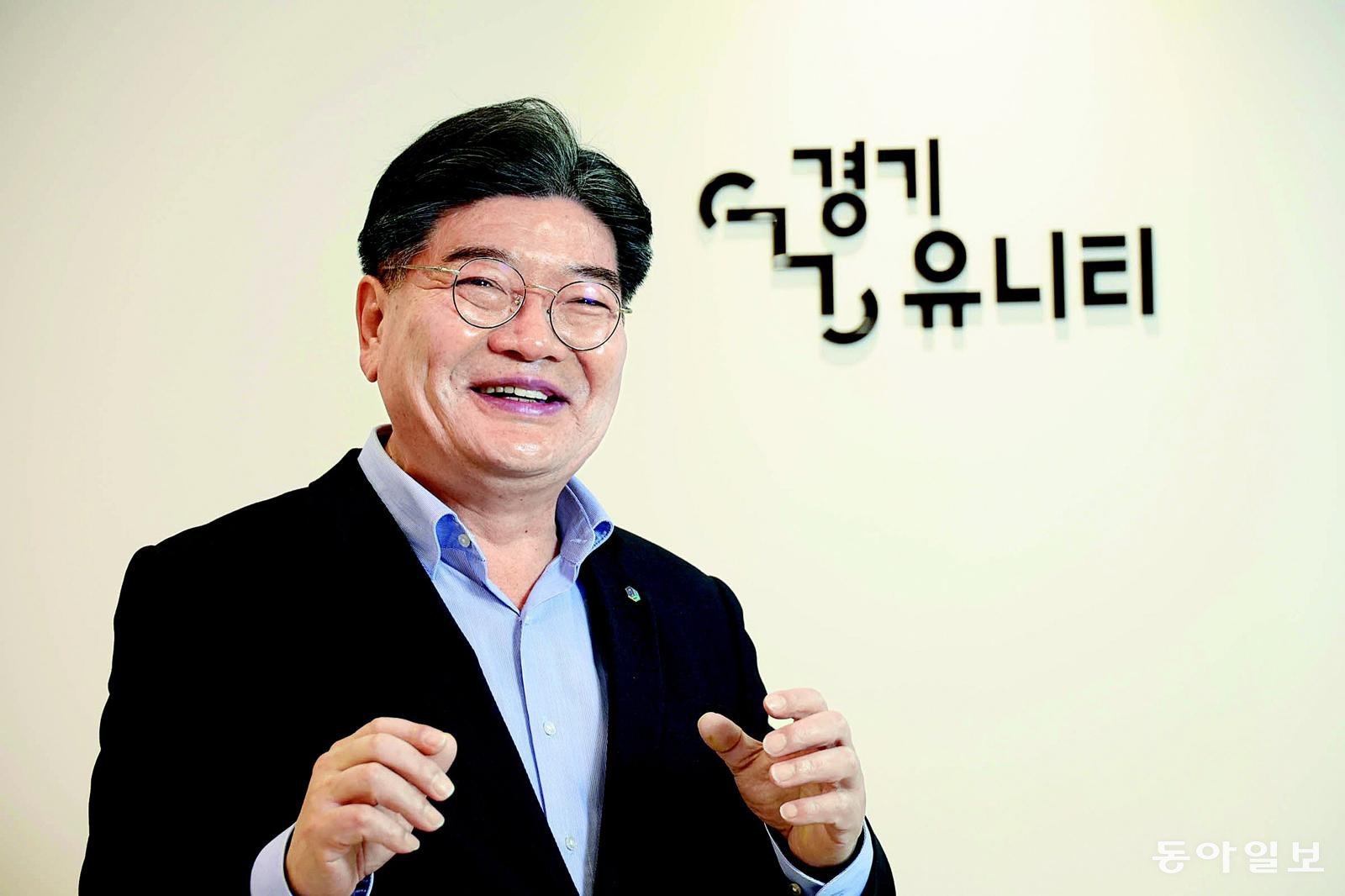 16일 경기 남양주시 다산동 경기행복주택 상가에 조성된 경기유니크에서 본보와 인터뷰중인 경기주택도시공사 김용진 사장