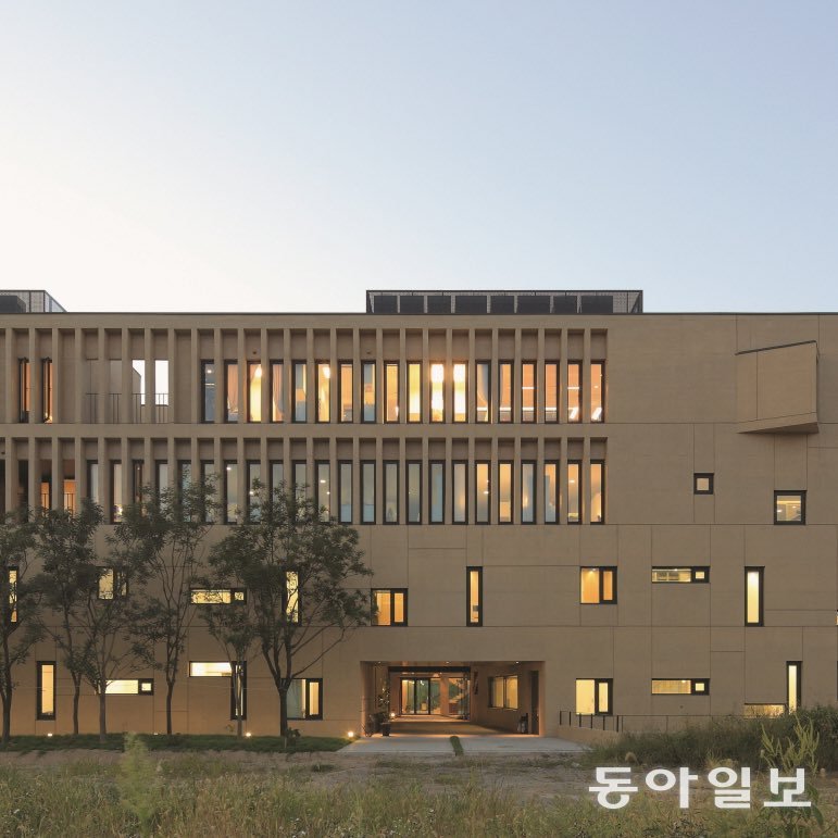 경기 파주시 명필름아트센터 전경. 승효상 건축가가 설계한 건물이다. 명필름아트센터 제공