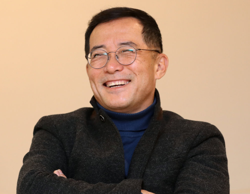 김성구 샘터 대표는 “법정 스님과 이해인 수녀, 장영희·피천득·최인호 선생 등 샘터를 거쳐간 이들은 모두 평범한 삶과 소소한 일상을 얘기했다”며 “위대한 영웅담보다 훨씬 마음에 와닿는 이야기이자, AI(인공지능)가 쉽게 범할 수 없는 영역”이라고 했다. 샘터사 제공