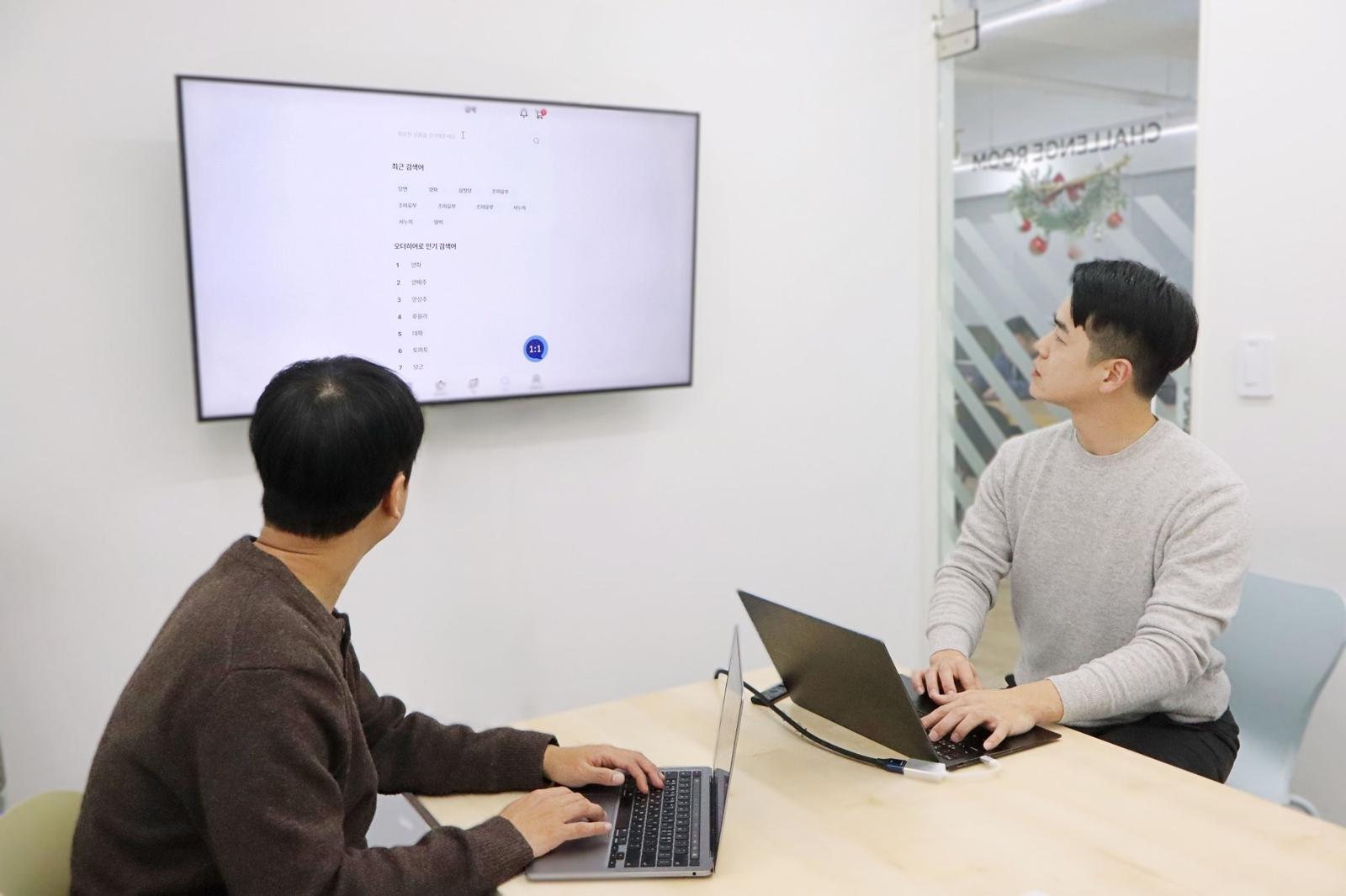 김유빈 삼청당 대표(왼쪽)와 이원석 딜리버리랩 대표(오른쪽) / 출처=IT동아