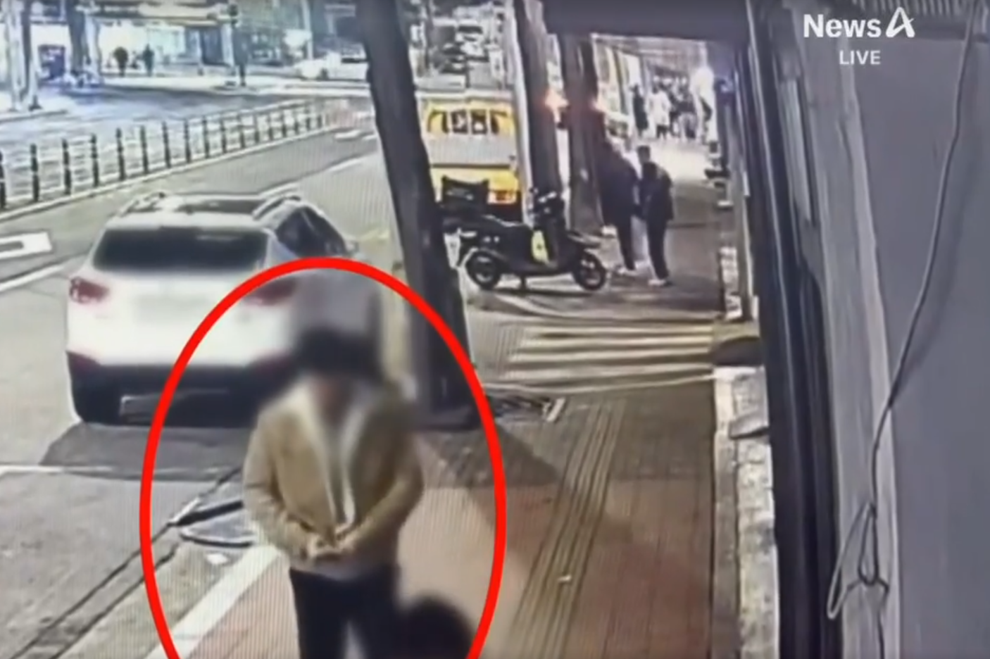 CCTV에 찍힌 A 씨. 채널A 영상 캡처