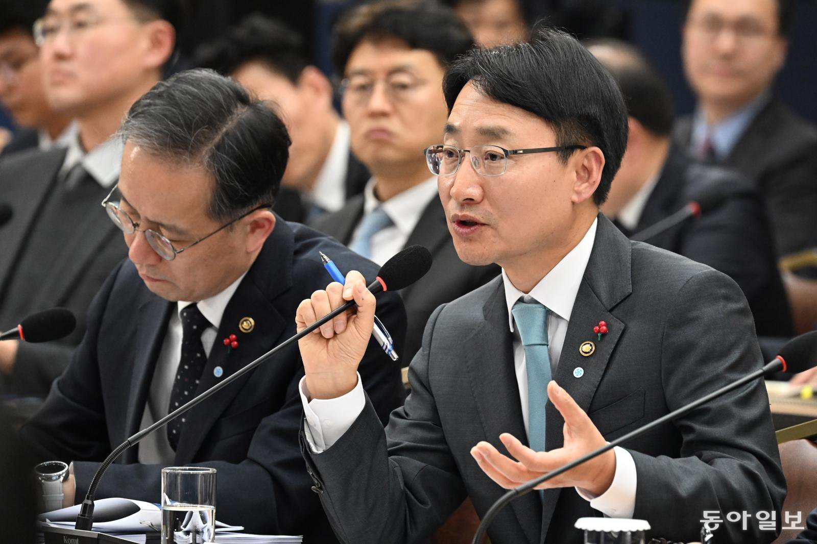 임광현 국세청장이 11일 세종시 세종컨벤션센터 국제회의장에서 열린 2026년 부처 업무보고 기획재정부(국세청,관세청,조달청), 국가테이터처 업무보고에서 보고를 하고 있다. 2025.12.11 대통령실사진기자단