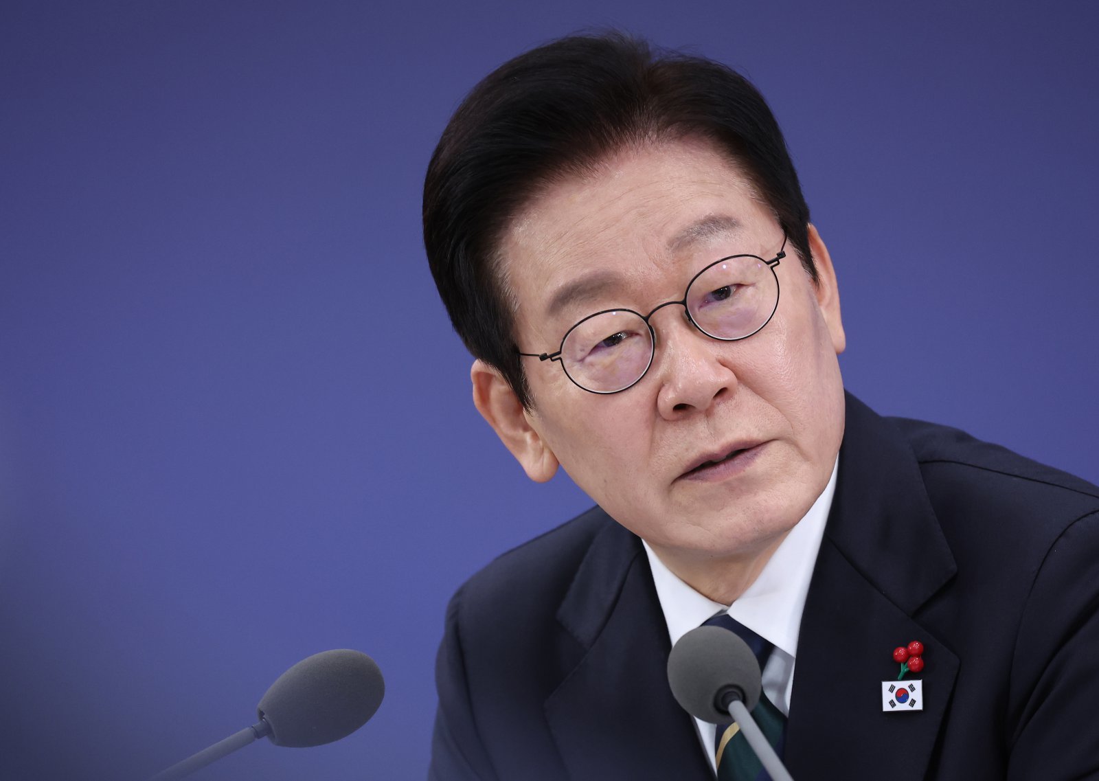 이재명 대통령이 23일 부산 동구 해양수산부 청사에서 열린 국무회의에서 발언하고 있다. (대통령실통신사진기자단) 2025.12.23.