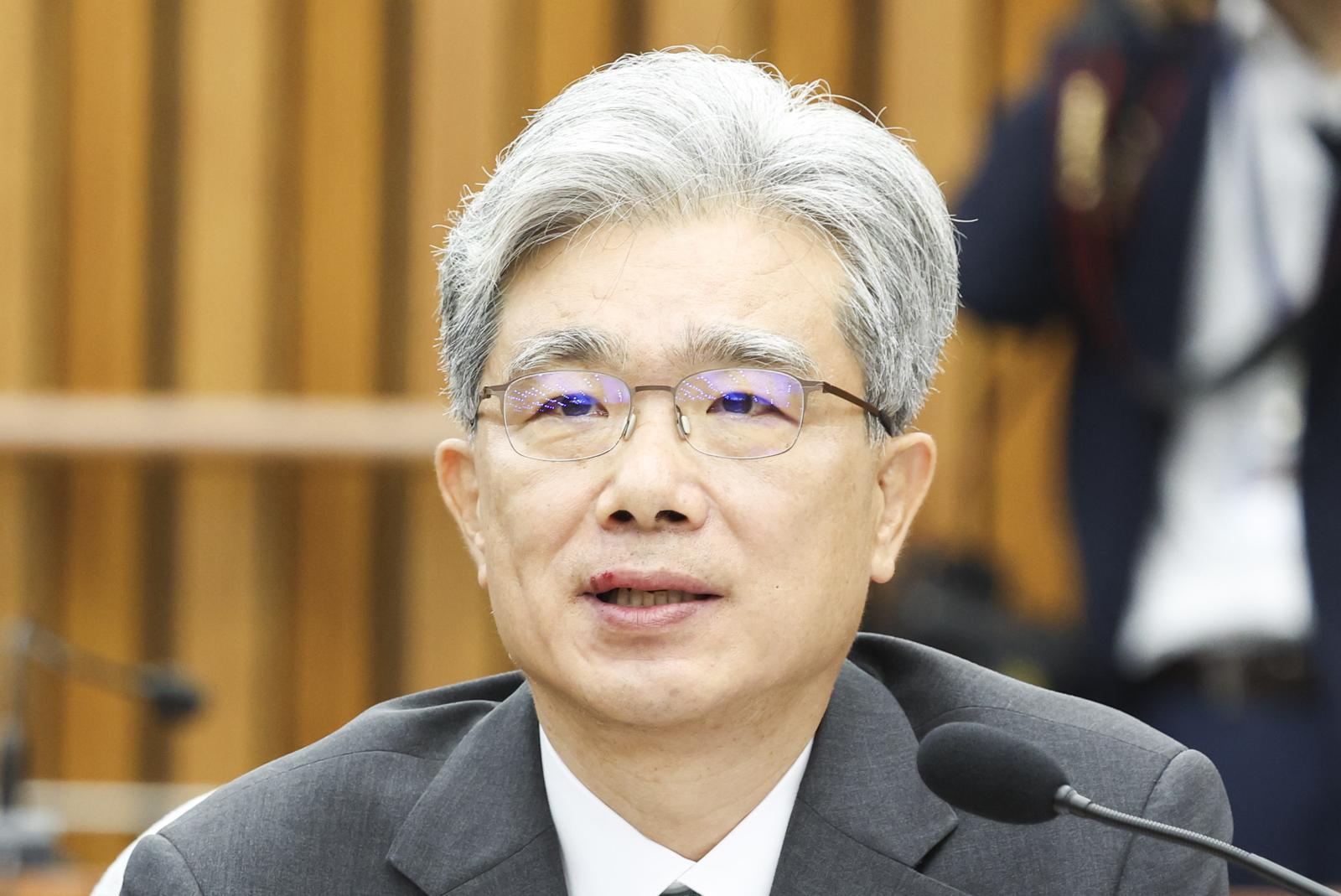 김상환 헌법재판소장 후보자가 21일 서울 여의도 국회에서 열린 인사청문특별위원회에서 질문에 답하고 있다. 뉴시스.