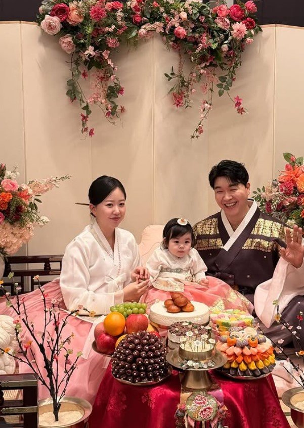 박수홍, 김다예 부부와 딸 박재이 양의 모습. 김다예 인스타그램 캡처