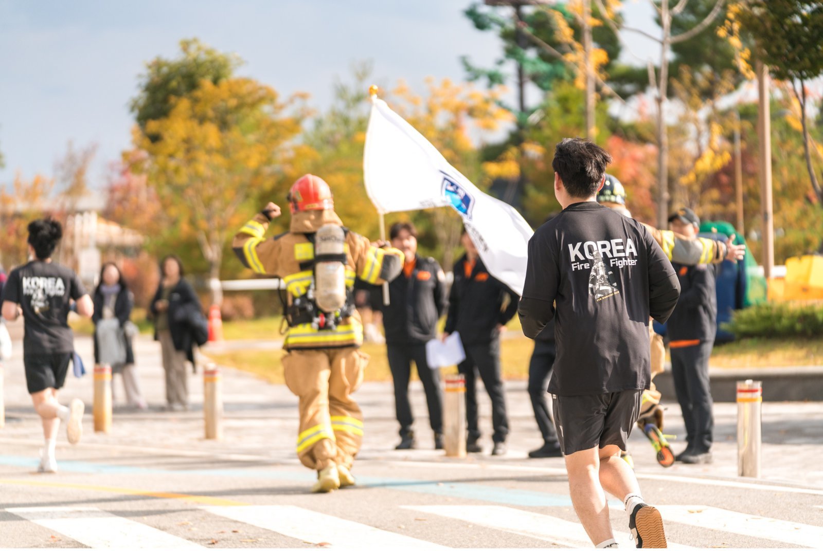 LG유플러스는 나눔 문화 확산을 위해 임원들이 자발적으로 참여한 사회공헌 기금 누적액이 3억5000만 원을 돌파했다고 밝혔다. 사진은 지난 11월 진행된 ‘119 메모리얼데이’ 행사 현장 모습.