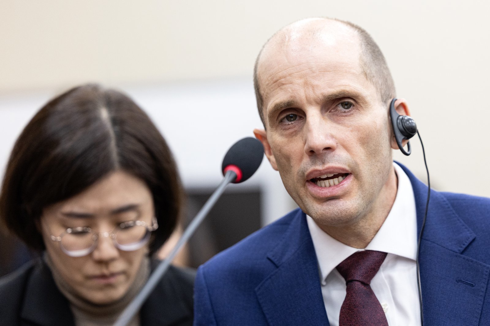 해롤드 로저스 쿠팡 대표이사가 30일 서울 여의도 국회에서 열린 제430회국회(임시회) 쿠팡 침해사고 및 개인정보 유출, 불공정 거래, 노동환경 실태 파악과 재발방지 대책 마련을 위한 연석 청문회에 출석해 의원 질의에 답변하고 있다. 2025.12.30/뉴스1