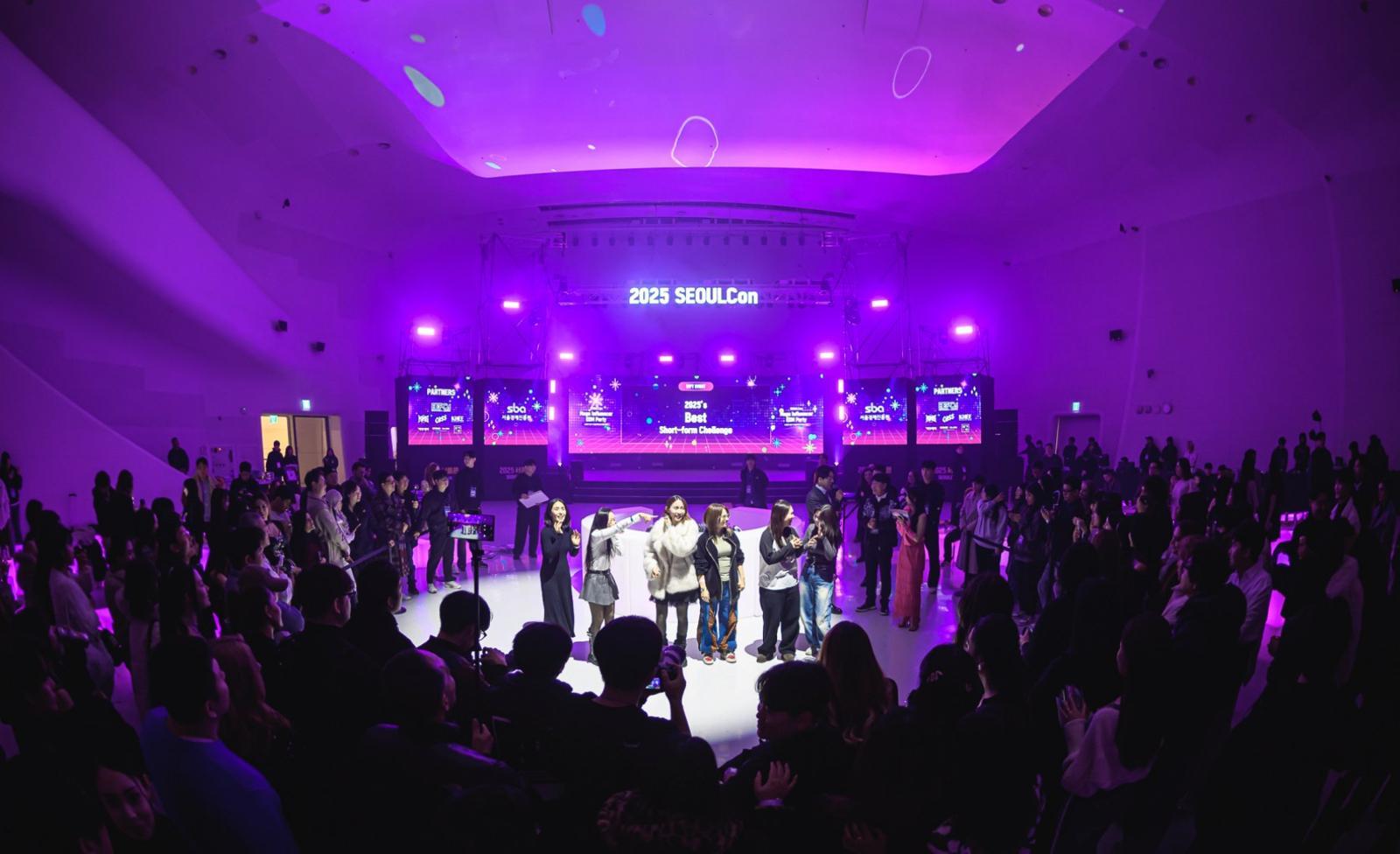 글로벌 인플루언서들이 레크리에이션에 참여하는 모습 / 출처=IT동아