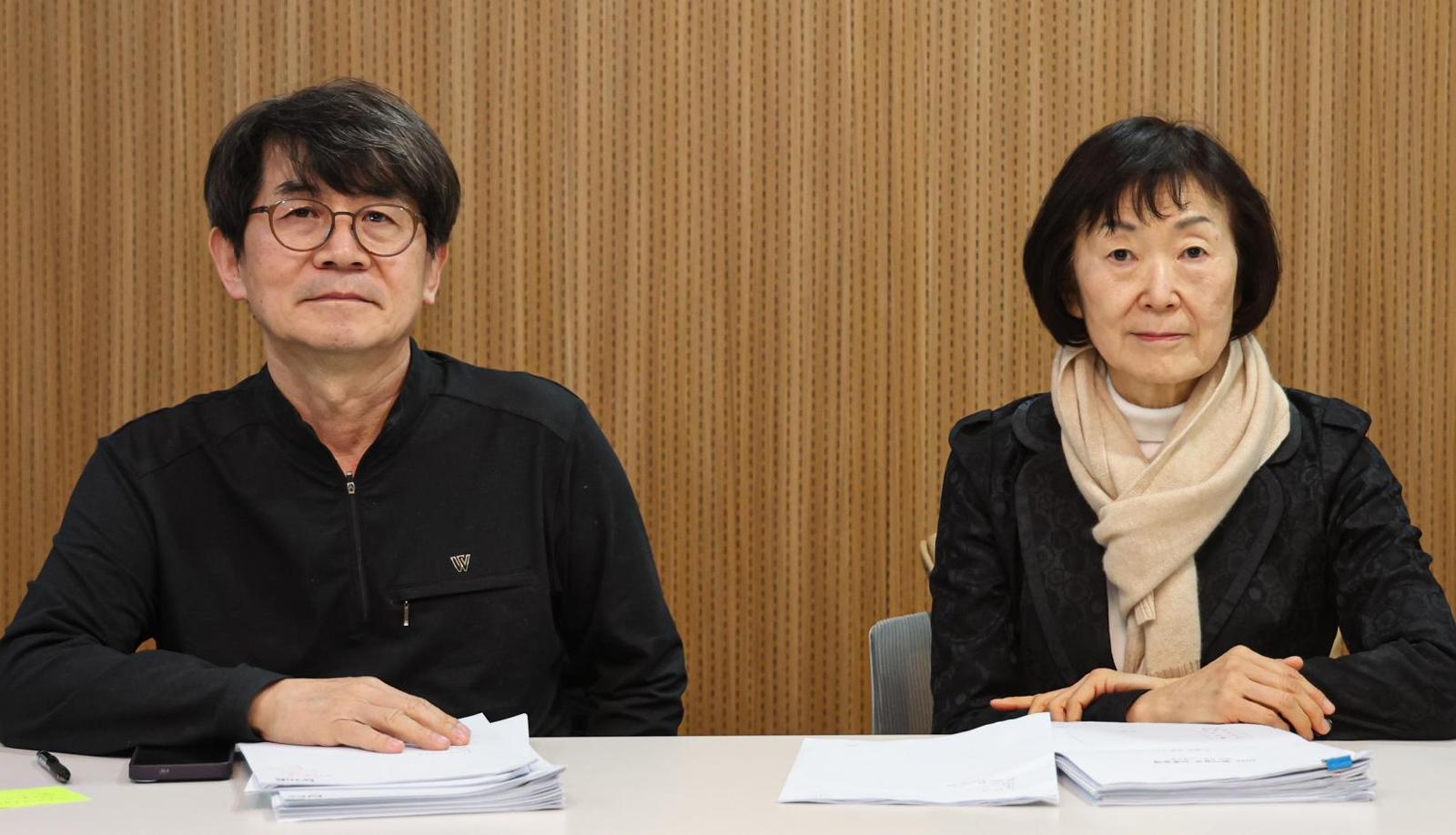 성석제 씨(왼쪽)와 최윤 씨.