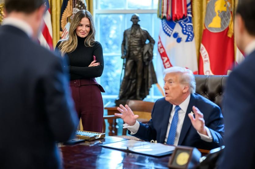 “세계에서 가장 아름다운 사진작가” WP, 트럼프 30세 보좌관 조명