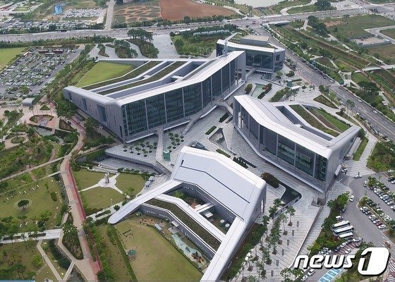 충남도청 전경. 충남도 제공.