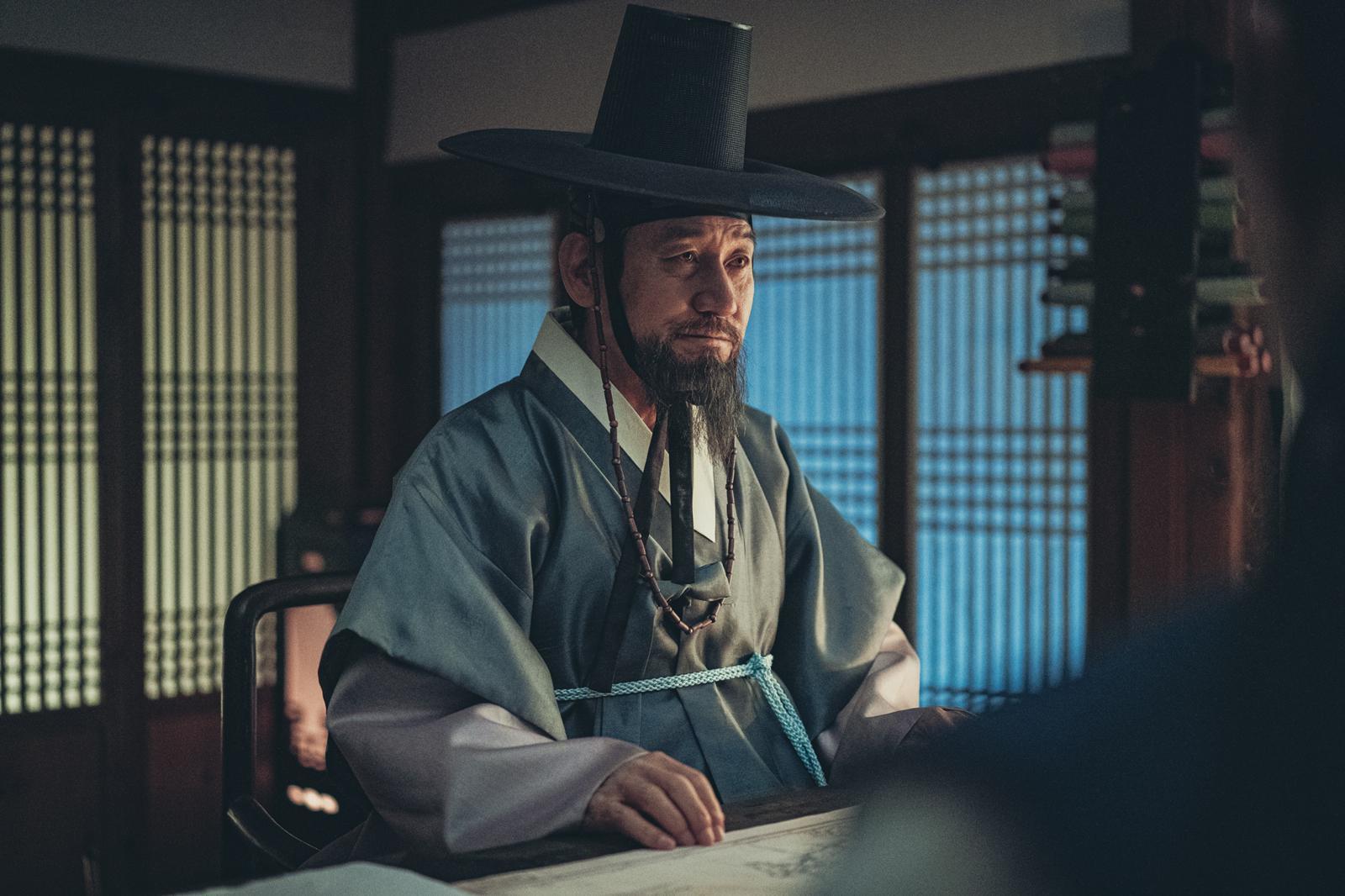 배우 안성기가 혈액암 투병 중에도 영화를 향한 식지 않은 열정을 보여주고 있다. 투병 중 촬영한 ‘탄생’을 30일 선보인다. 사진은 영화의 한 장면. 민영화사 제공