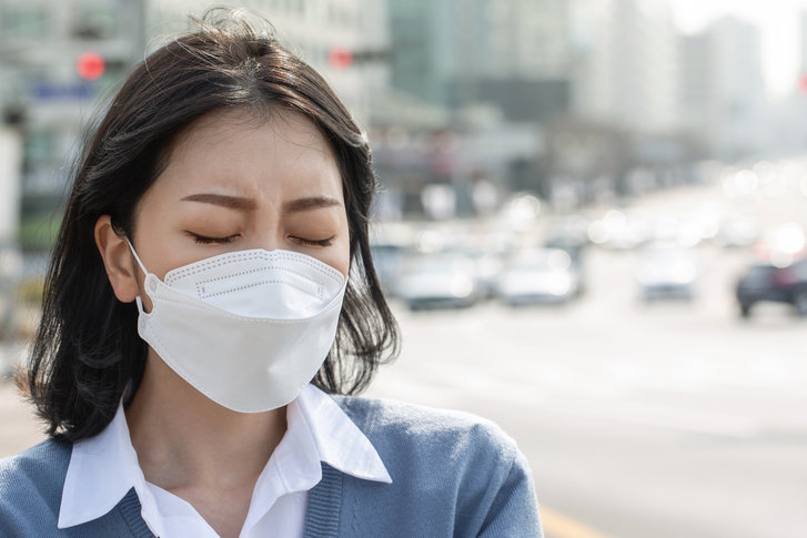 독감은 일반 감기와 달리 합병증 위험이 크므로 증상 즉시 진료를 받고 백신을 접종하는 것이 최선의 예방법이다. 사진=게티이미지뱅크.
