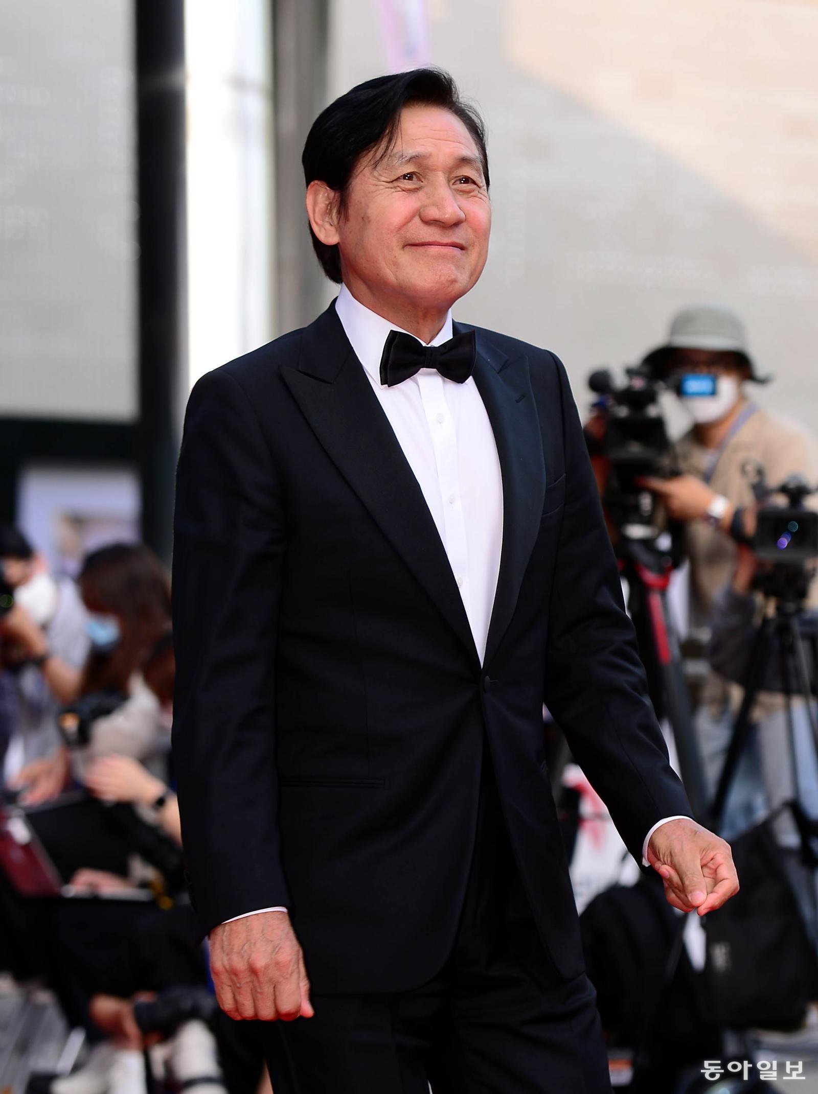 2020년 열린 ‘제56회 대종상 영화제’에 참석한 배우 안성기. 고인은 2019년 혈액암 진단을 받은 뒤에도 연기에 복귀하려는 의지를 드러냈다. 동아일보DB