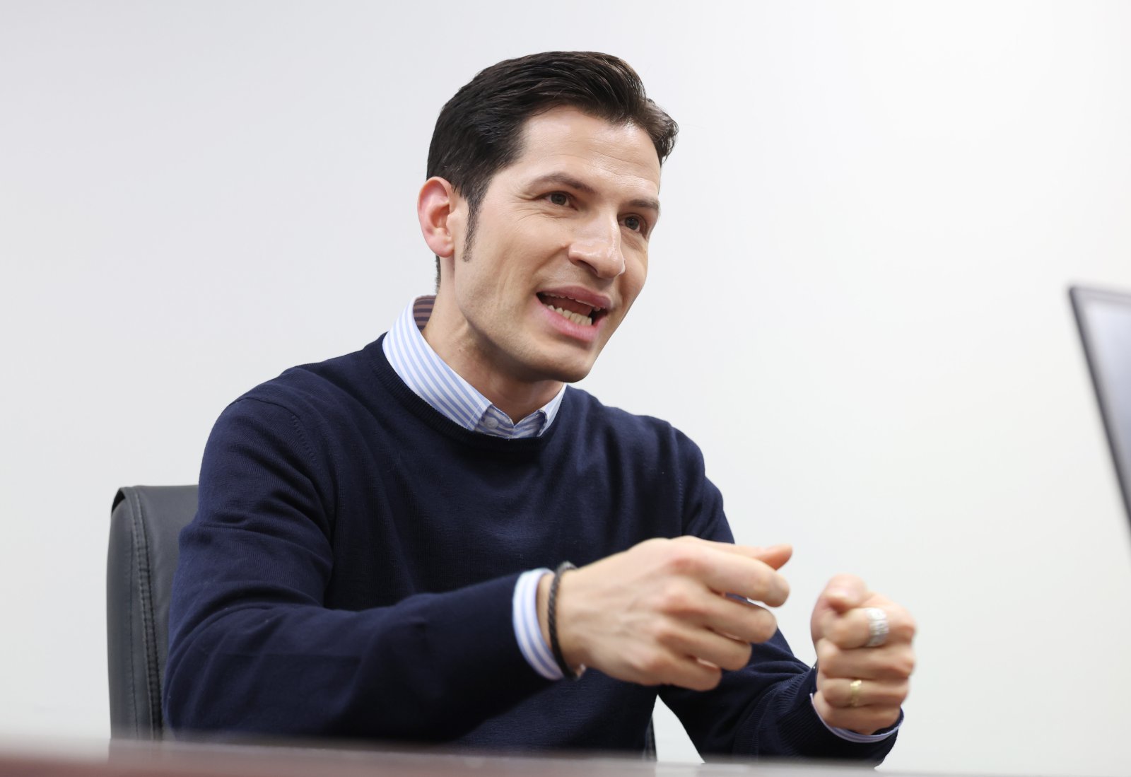 이탈리아 출신 방송인 알베르토 몬디가 17일 서울 종로구 뉴스1 본사에서 인터뷰를 하고 있다. 2025.12.17/뉴스1 ⓒ