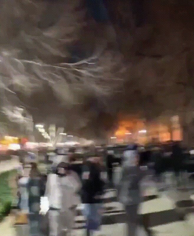 이란 반정부 시위. (소셜미디어 엑스 @VVipinpatel 캡쳐)