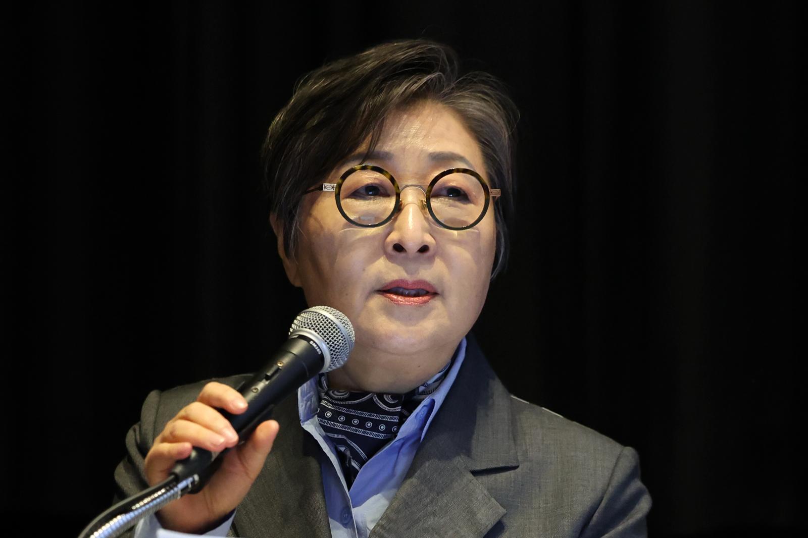 김성희 국립현대미술관 관장이 6일 서울 종로구 국립현대미술관 서울에서 2026년 전시 계획과 주요사업 및 운영방향을 발표하고 있다. 2026.01.06. 뉴시스