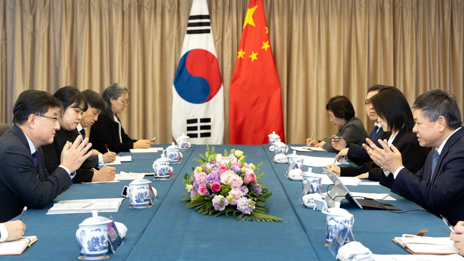 지난 5일, 중국 베이징에서 제7차 한중 환경장관회의에 참석한 양국 환경 부처 장관. 기후에너지환경부 제공